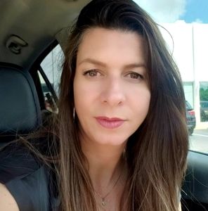 Meet your Posher, Carolina